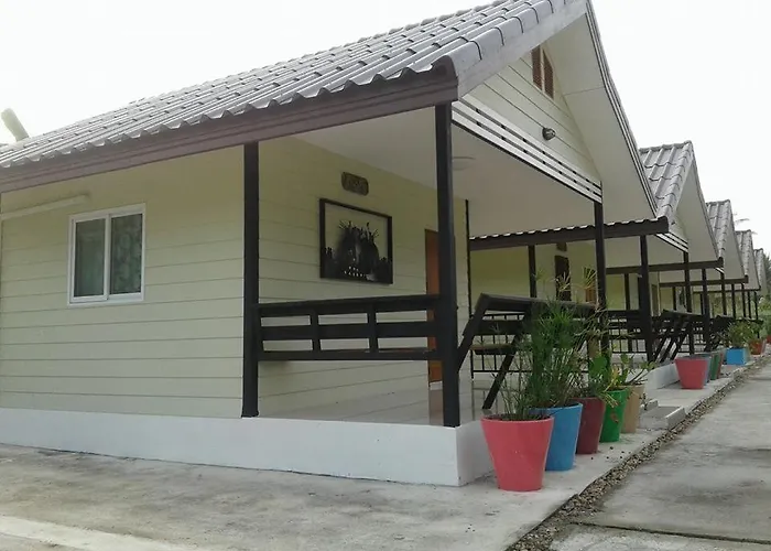 บ้านฟ้ารักตะวัน