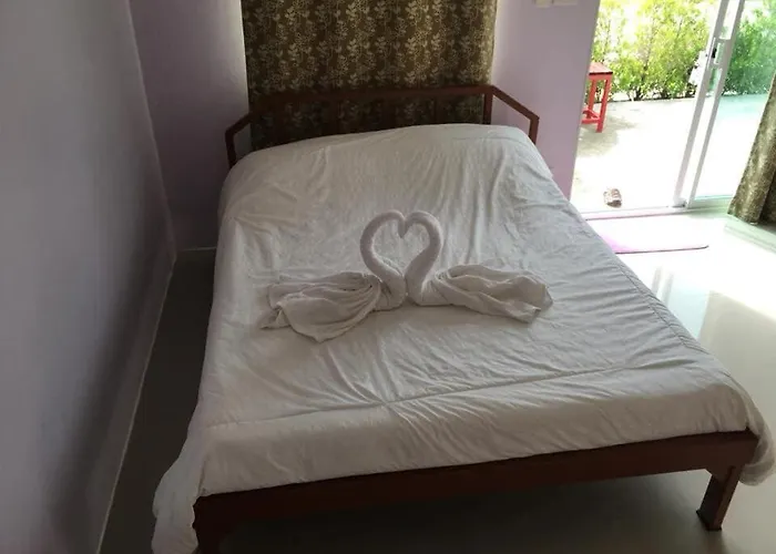 บ้านฟ้ารักตะวัน