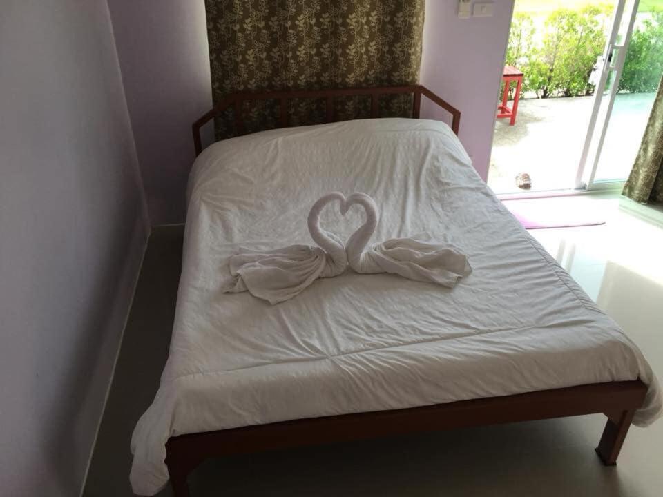 บ้านฟ้ารักตะวัน Holiday home Cha-Am